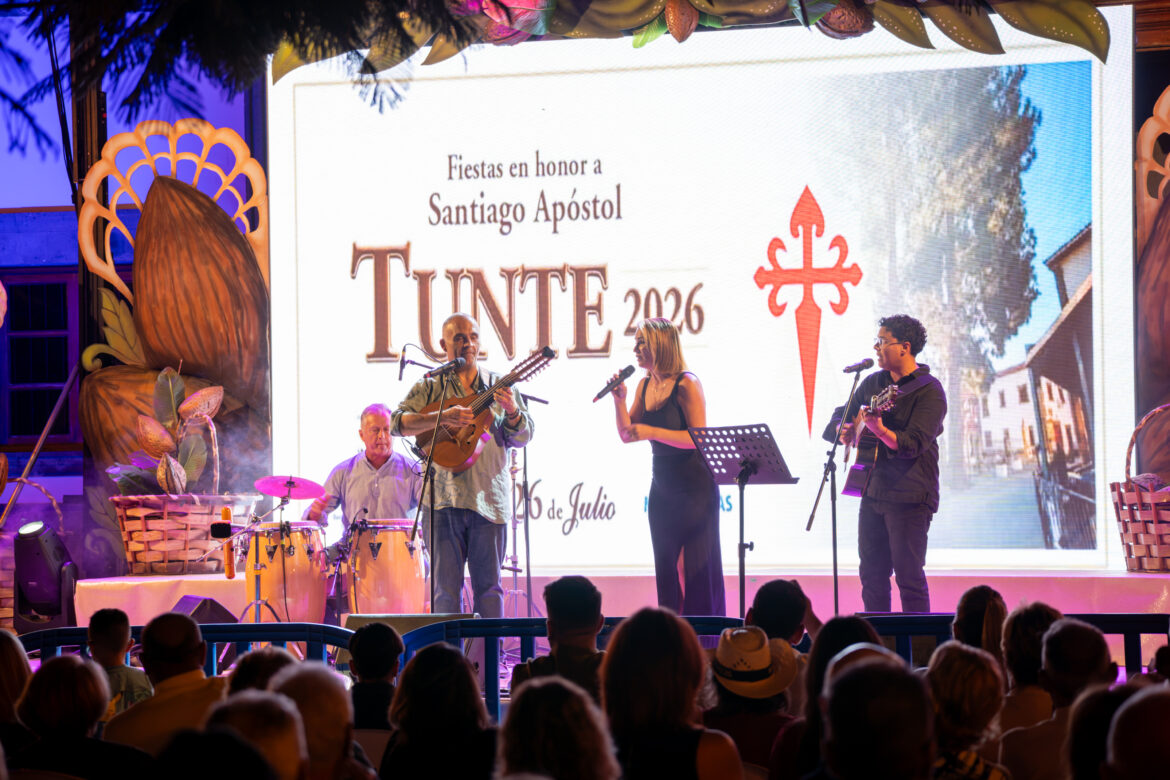 Las Fiestas de Santiago Apóstol de Tunte rinden homenaje a las reposteras en la gala de clausura